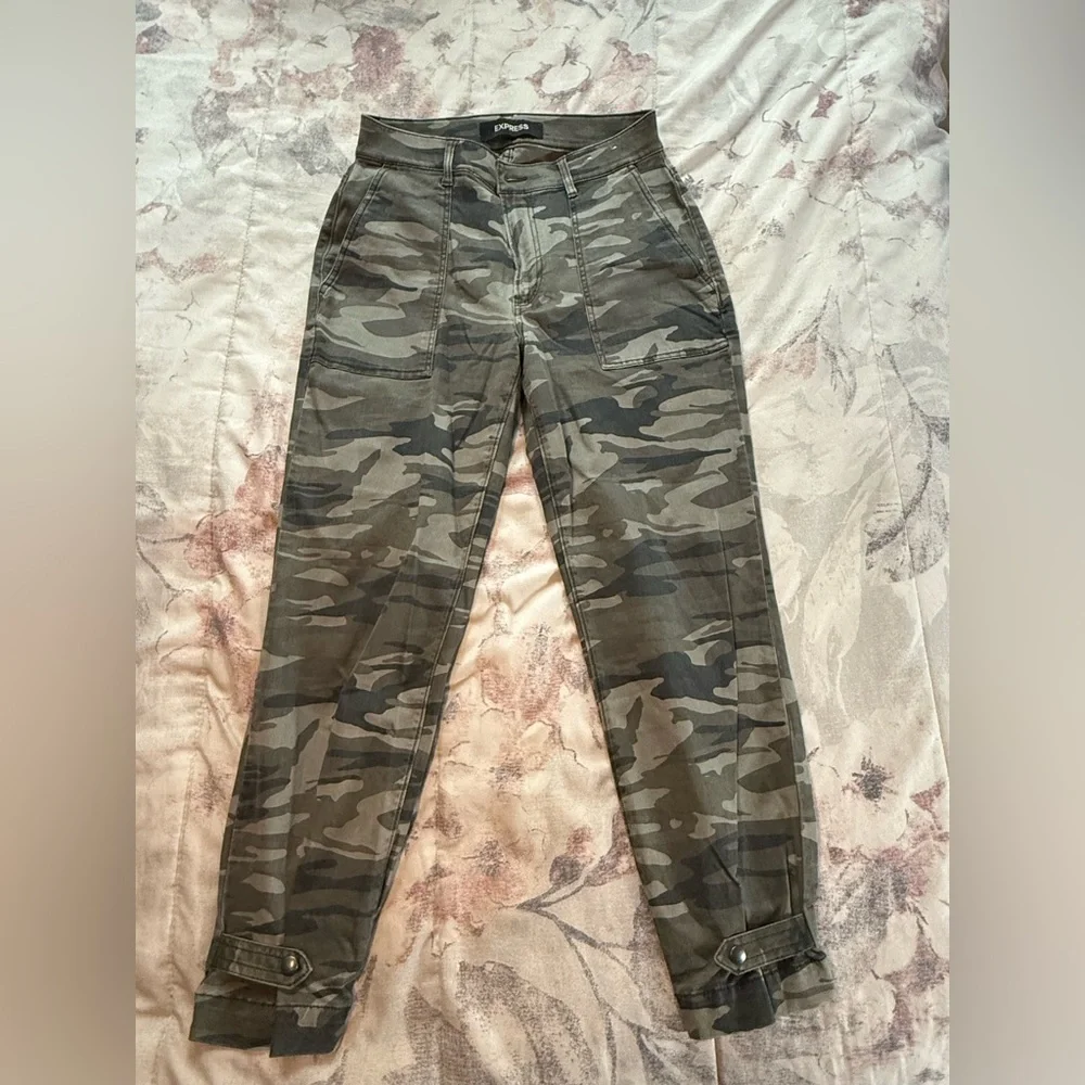Express Cargo Pants - Picture 2 of 7